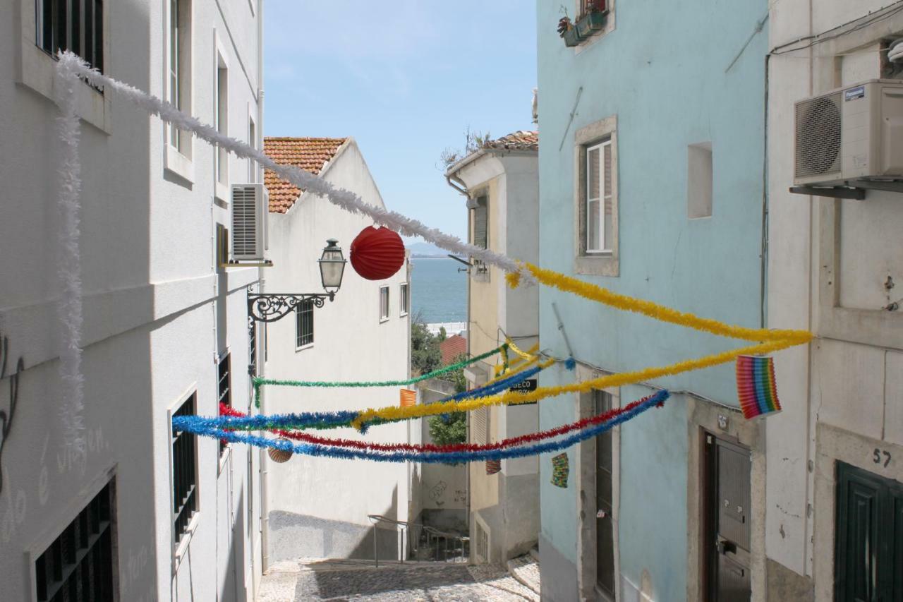 Little River View Triplex In Alfama Lissabon
